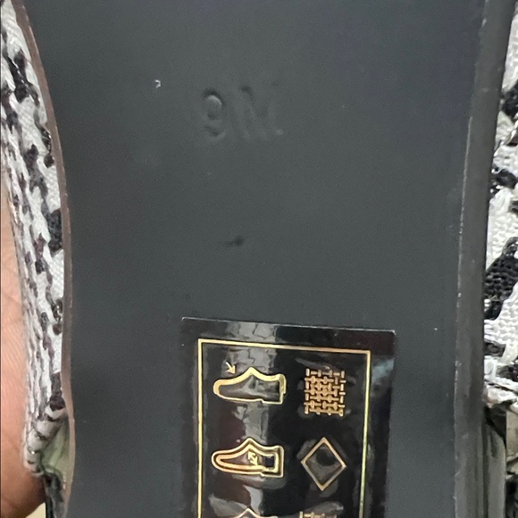 J.Renee Houndstooth Black Slingback Heels - Picture 7 of 7